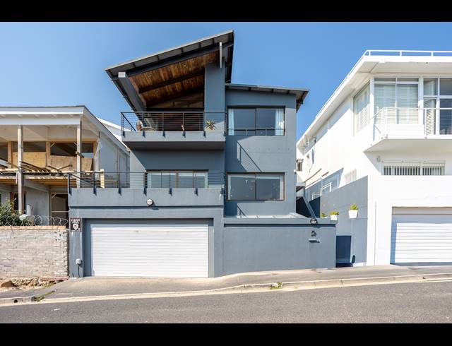 5 BEDROOM HOUSE RENTED IN VREDEHOEK